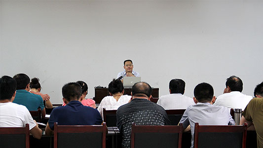 一帆機(jī)械中高層領(lǐng)導(dǎo)學(xué)習(xí)普及法律知識 一帆機(jī)械中高層領(lǐng)導(dǎo)學(xué)習(xí)普及法律知識